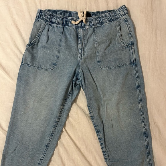 Women’s GAP easy Jean size Large - Picture 1 of 1